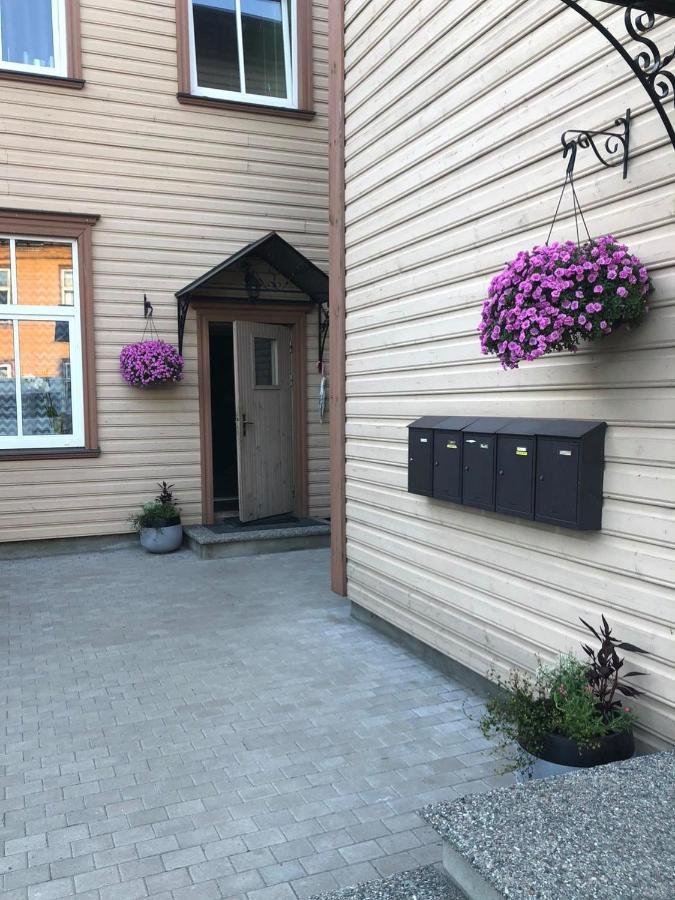 Spacious Holiday Apartment With Wifi And Parking Pärnu Exteriér fotografie